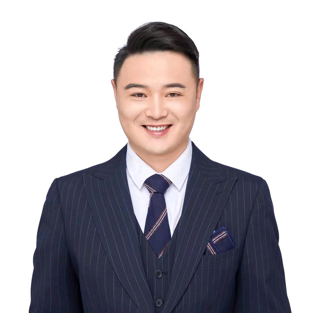 小何直播说篮球🏀
