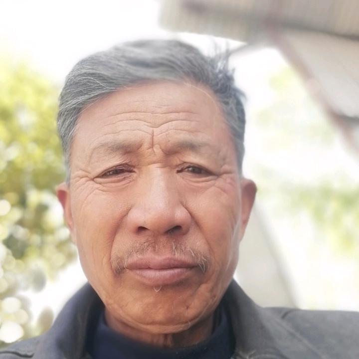吕俊所