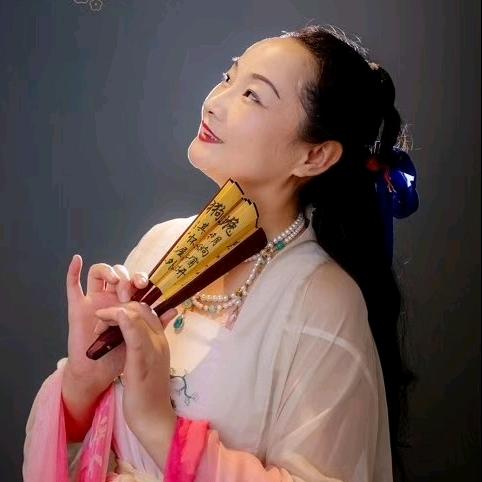 花影姐姐（75年的兔子）