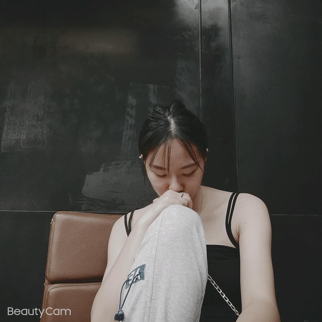 卖酱大骨的颖子