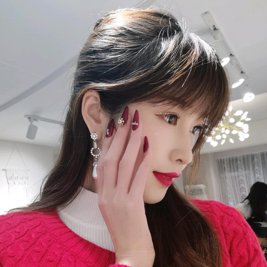 长腿姐姐喀秋莎