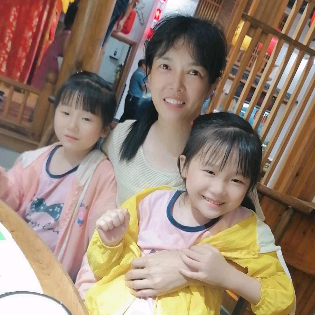小珍👸👸小芸