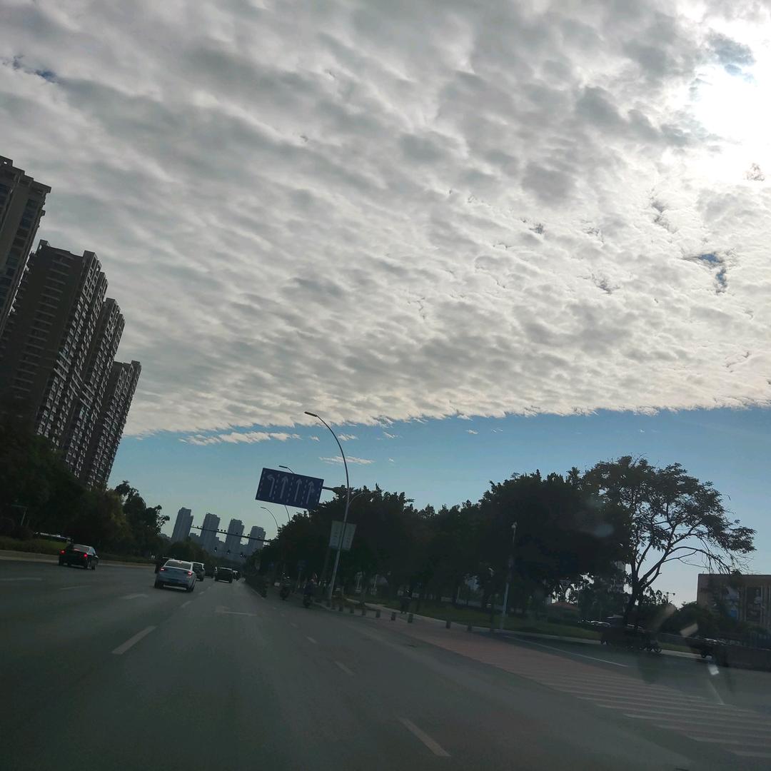 穿过挡风玻璃的风