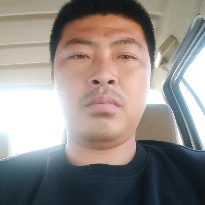 蓝天白云,和谐发展。驾校招生
