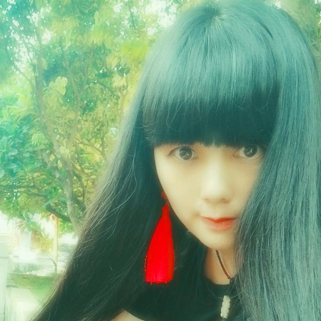 爱古董的女人