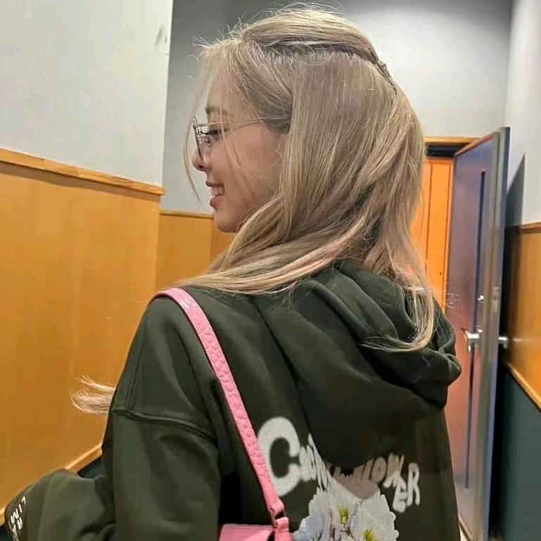 庞村志红女装
