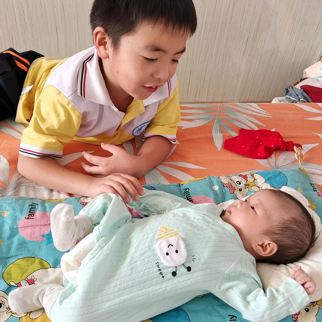 小帅哥