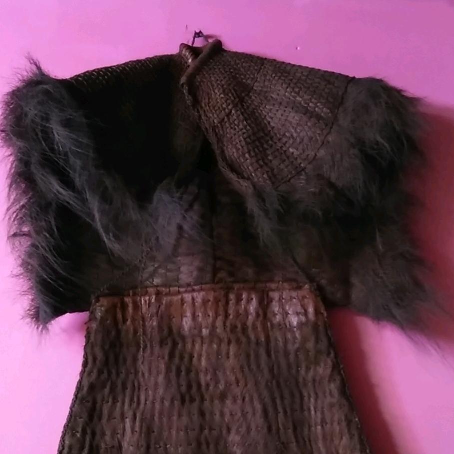 低调(￣o￣) . z Z低调