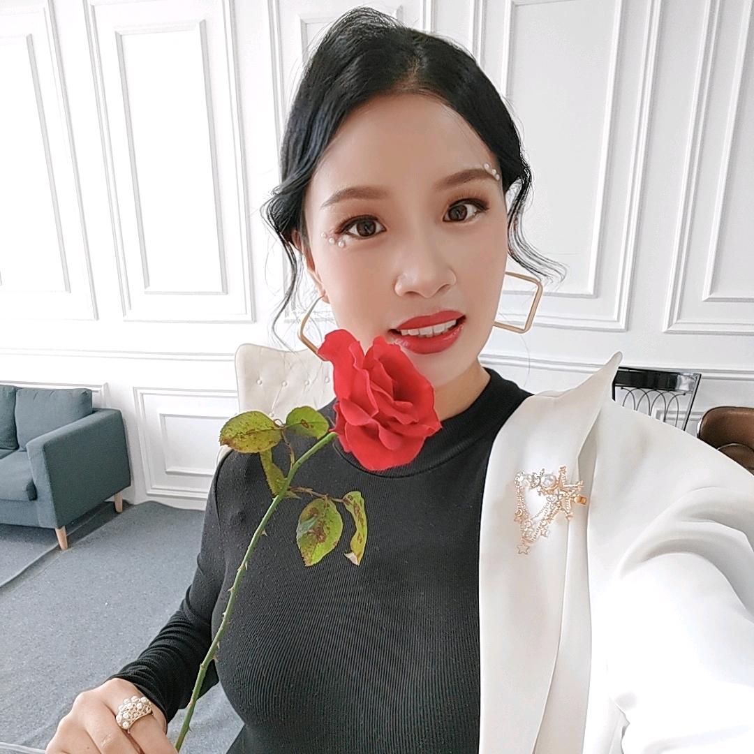 香彩儿