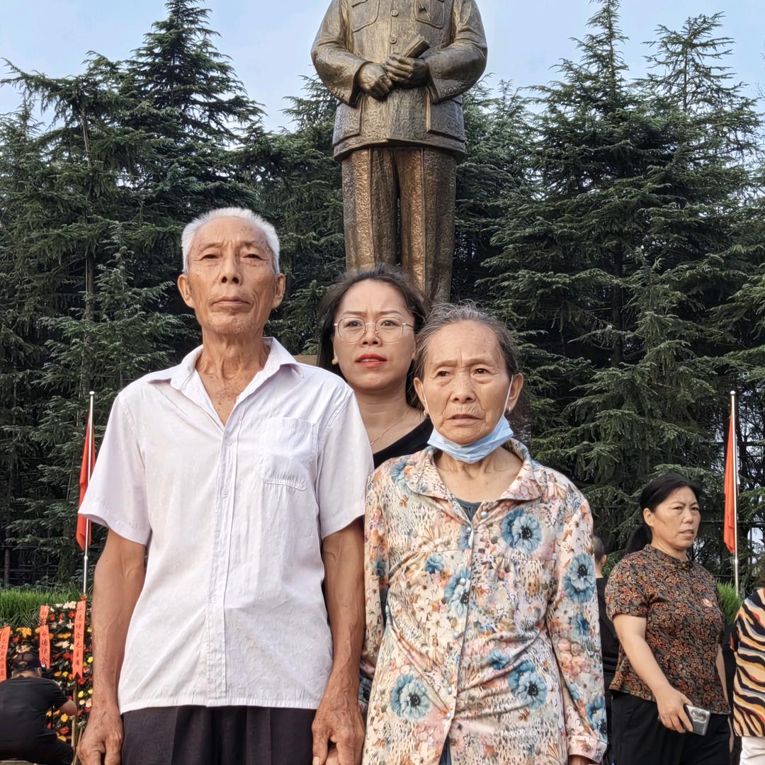 八个娃的爹