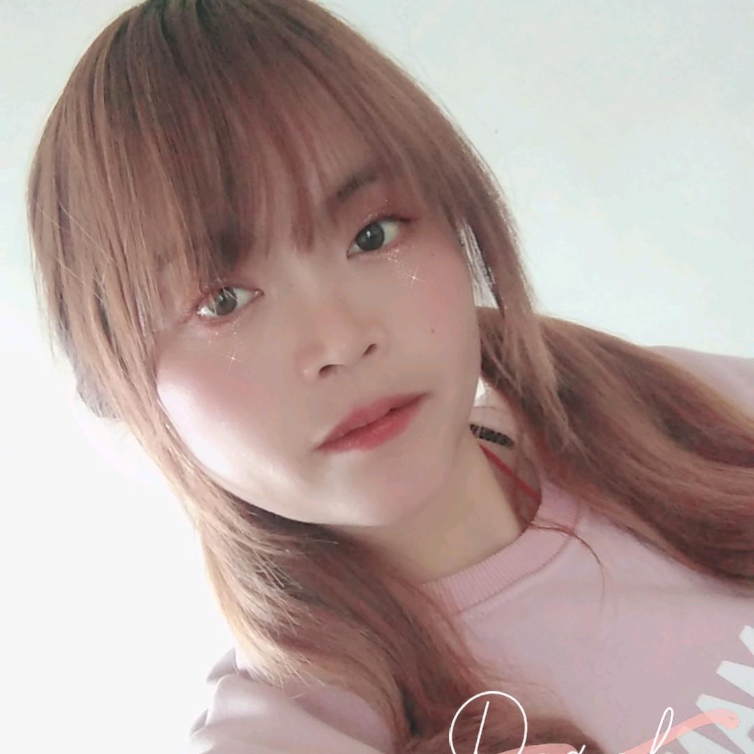 杨杨♥(｡￫v￩｡)得意