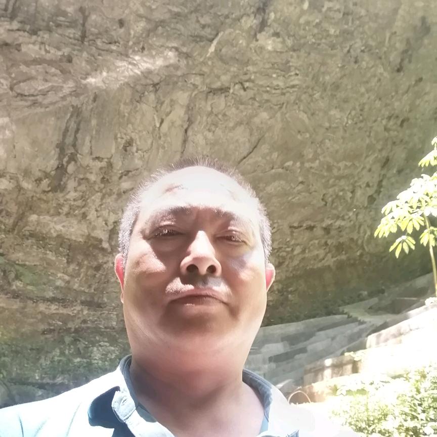 李久洪