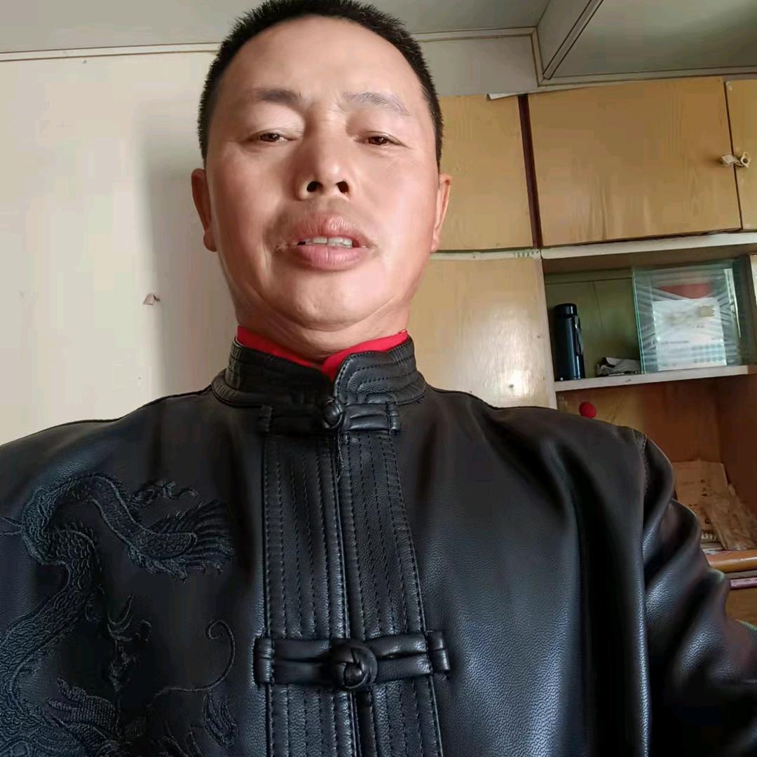 戴万富