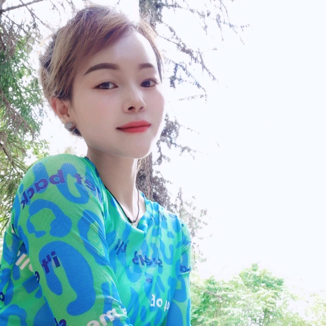 毛坝辣妹子花鼓队(佳佳+爱健身)