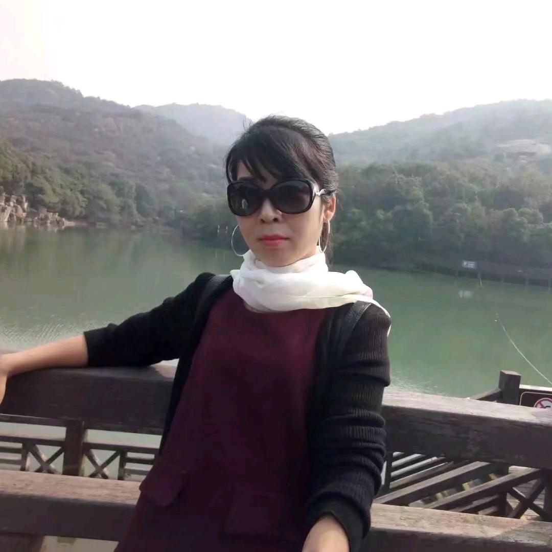 小莉吖