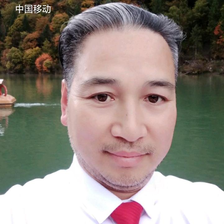 单身！面向世界：高明军。