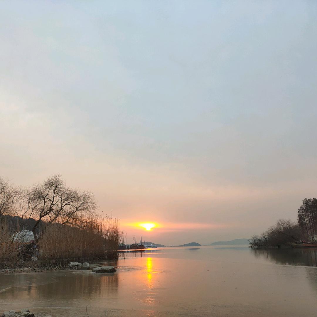 哥们儿有故事，谁有酒？😂😂😄😄