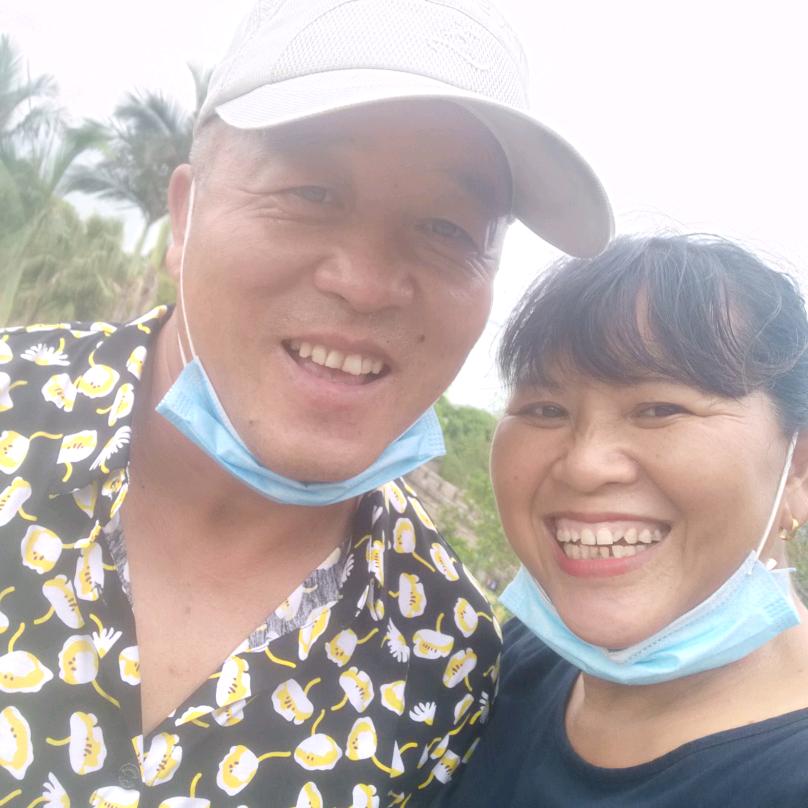 光头大叔爱唱歌