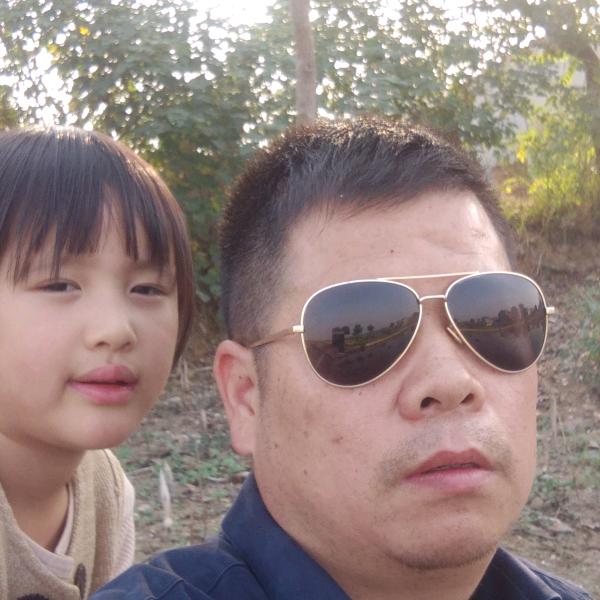 用户人生已不惑，归来似少年。