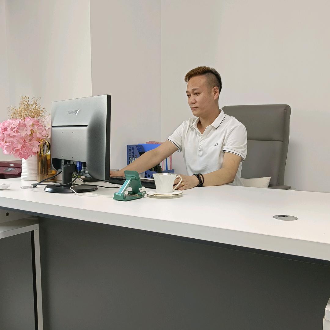 阿龙在农村