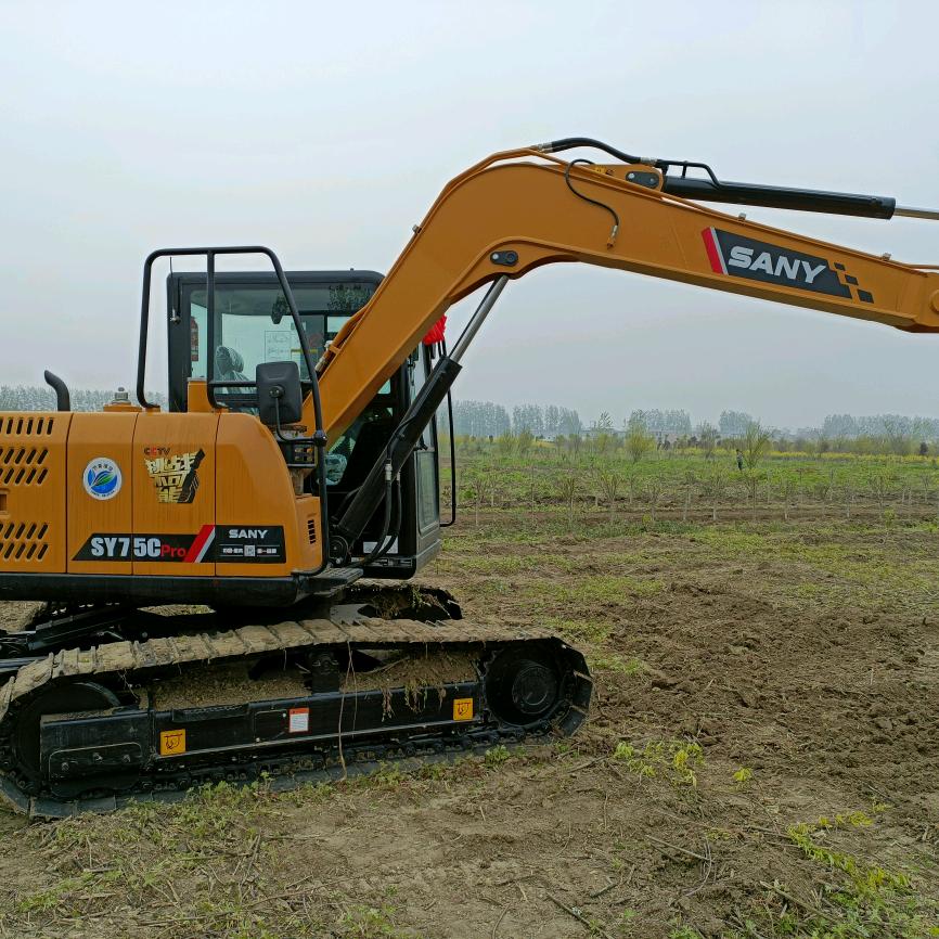 岀租挖机，王猛