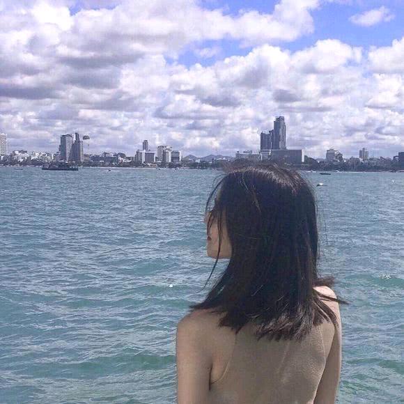 伊伊妈🐱（收❤️🐰）