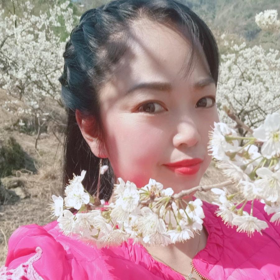 八零容姐在卖昭通苹果