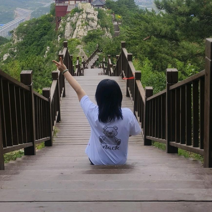 靜靜的等待天👉亮