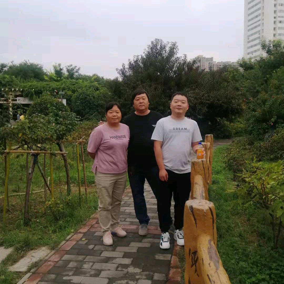 彩红