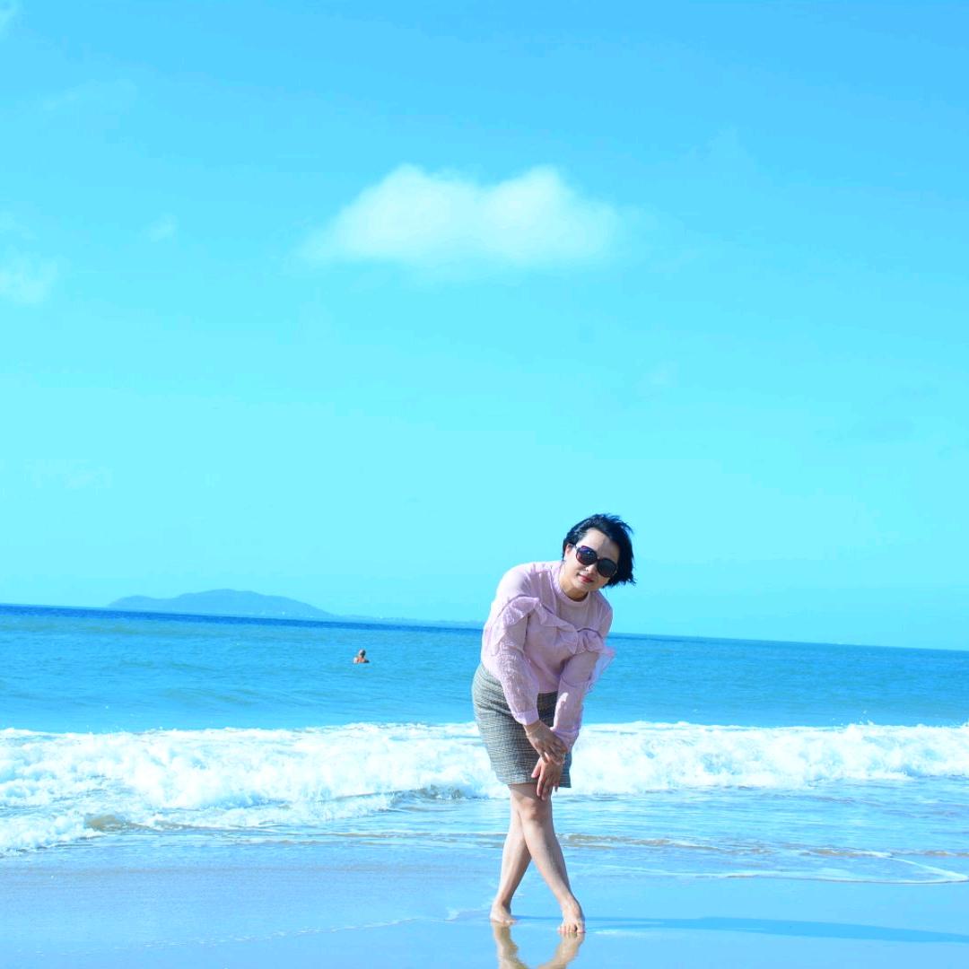 毛海英(1+1内衣连锁)