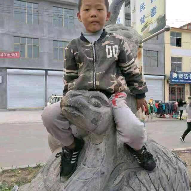 爱吃榨菜肉丝汤的明皓头像