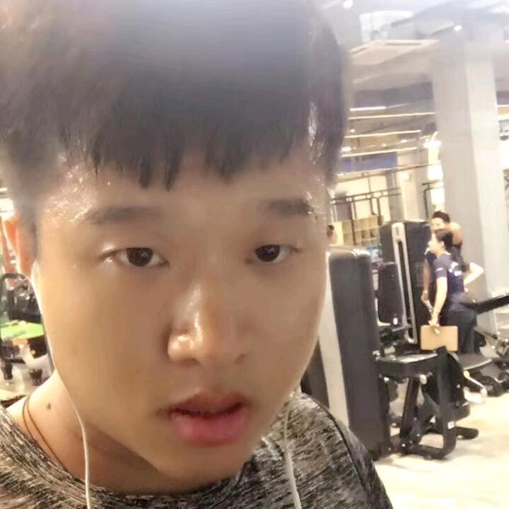 猪圈顶流（大姚总）