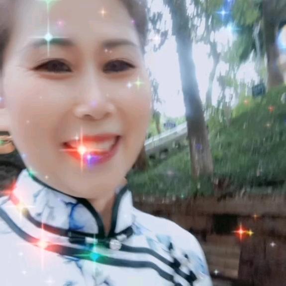 农村琴姐（晚上七点十分开播）