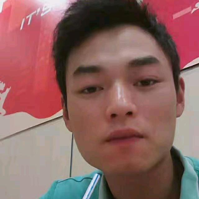 包工头小袁，返乡打木头