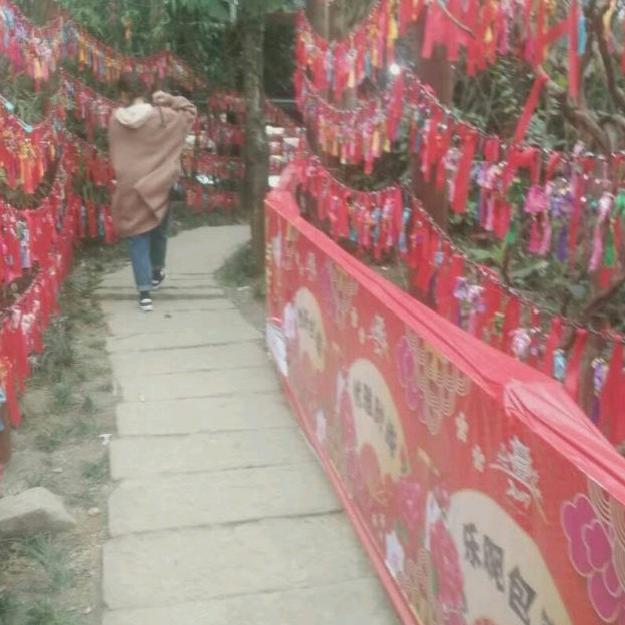 一笑而过：