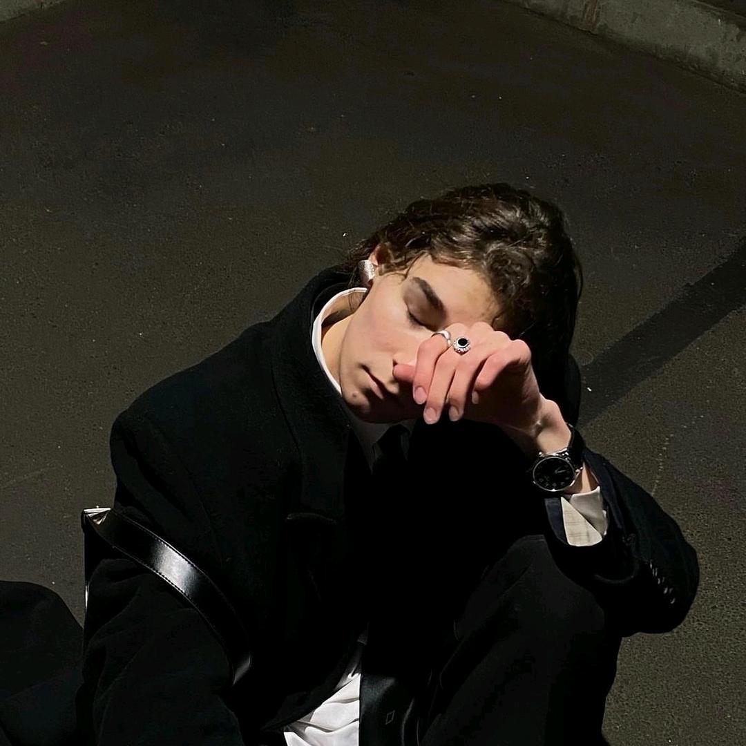 头上顶着大太阳