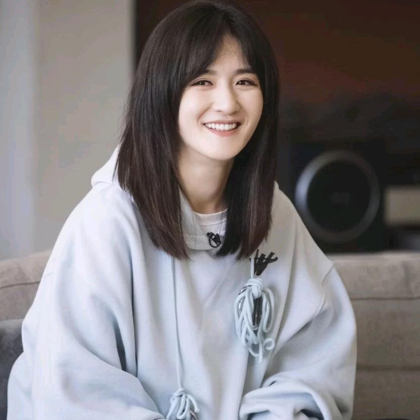 娜娜 .