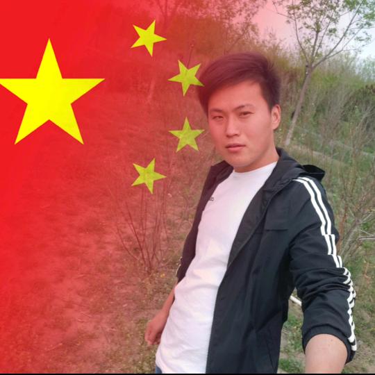 樊伦伦_