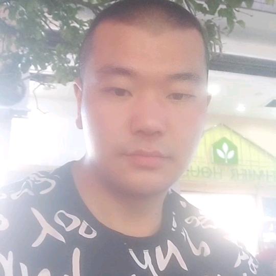 钢架结构，彩钢瓦防水安装。