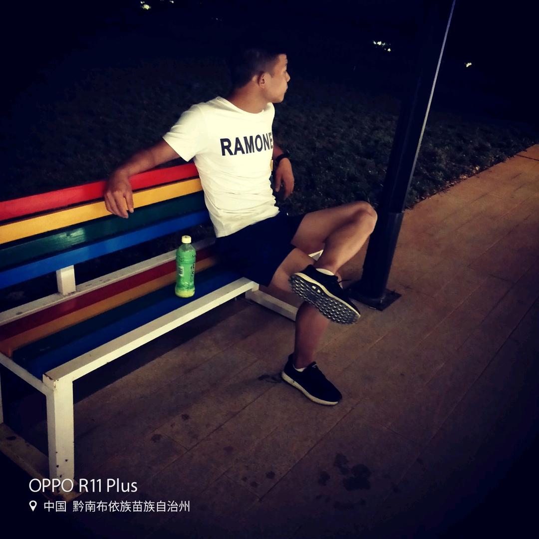 爱钓鱼🎣的挖机小杨