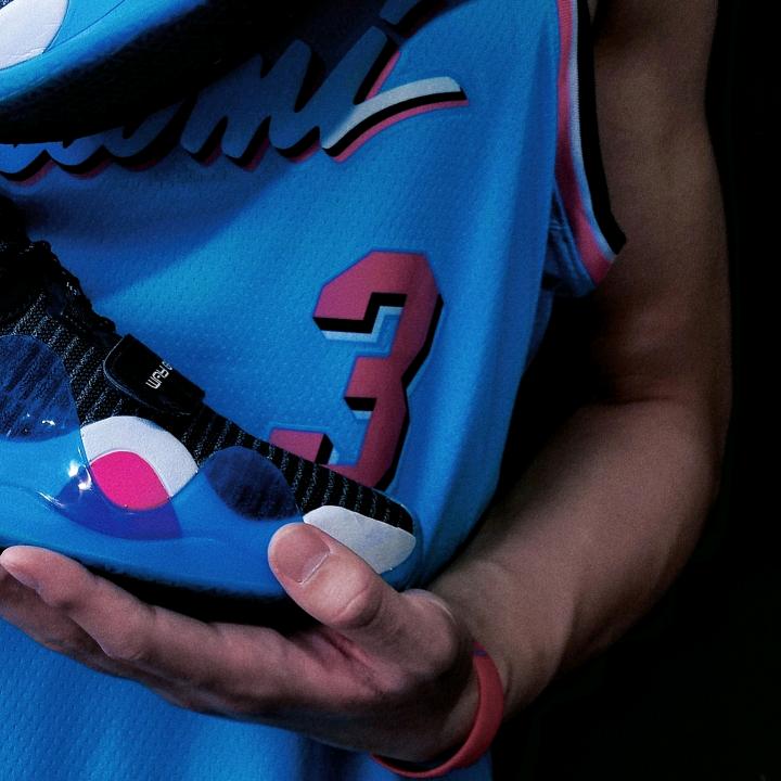 阿龙纳斯