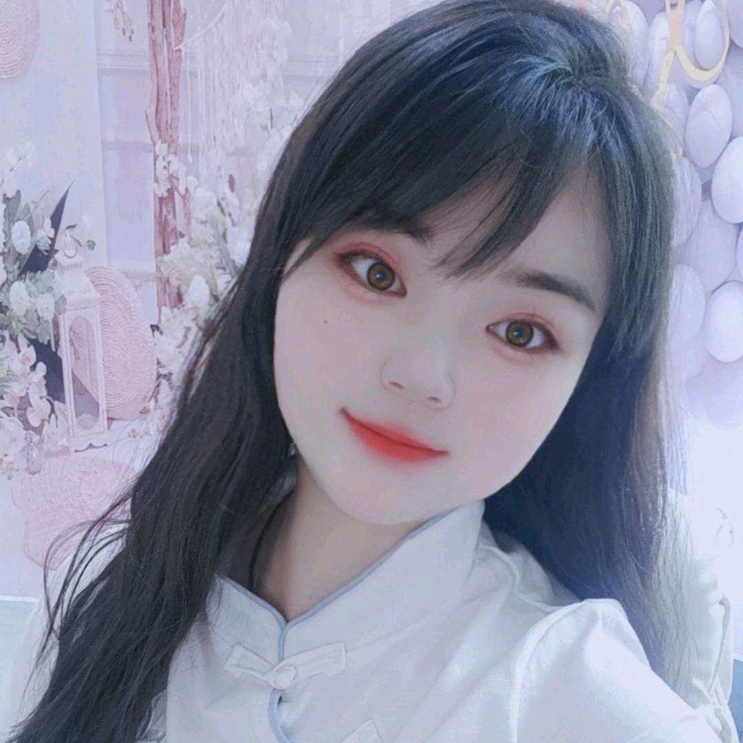 小 梅  🥰（咥碗面）