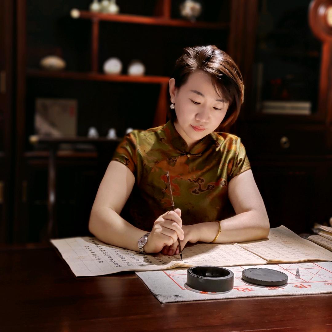 大连盛小妞实木家具
