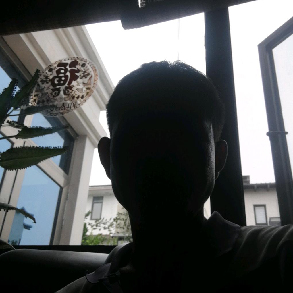 哦