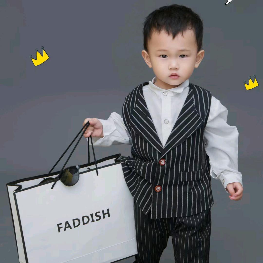 李
