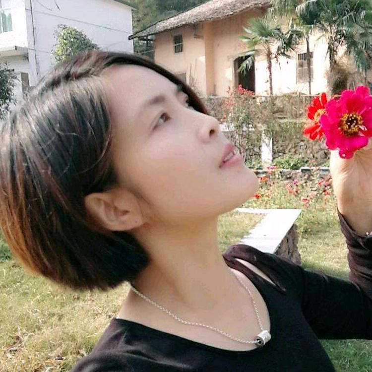 梅子吖