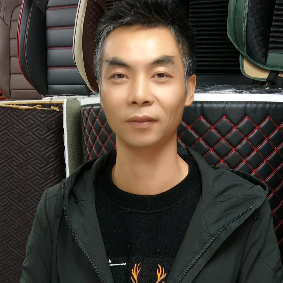 武汉通达汽车脚垫座套厂一一老杨