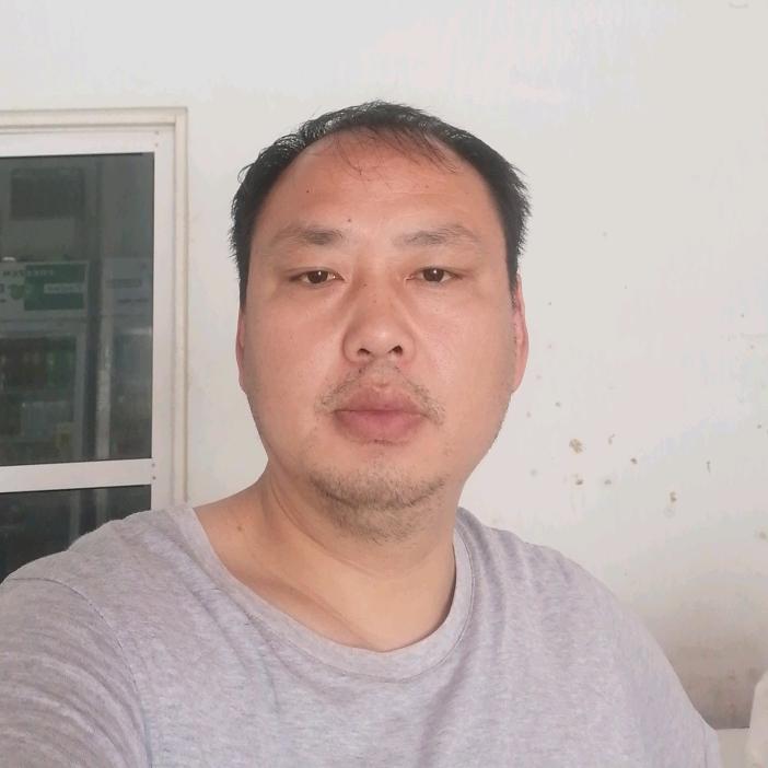 三 石  磊