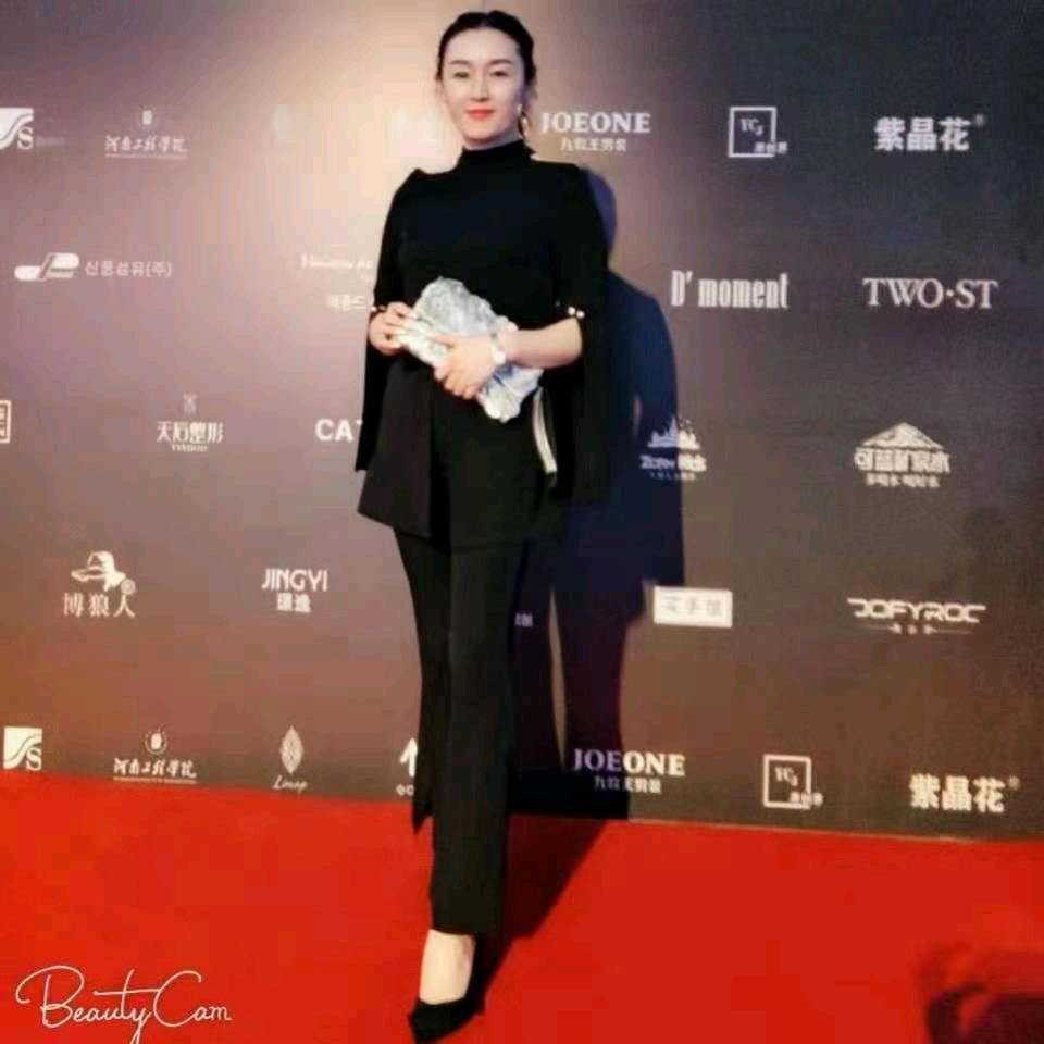 银基俪姐服饰