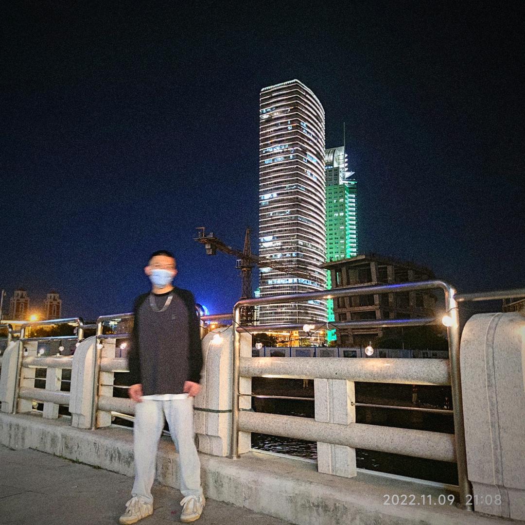 缺水的野瘦.